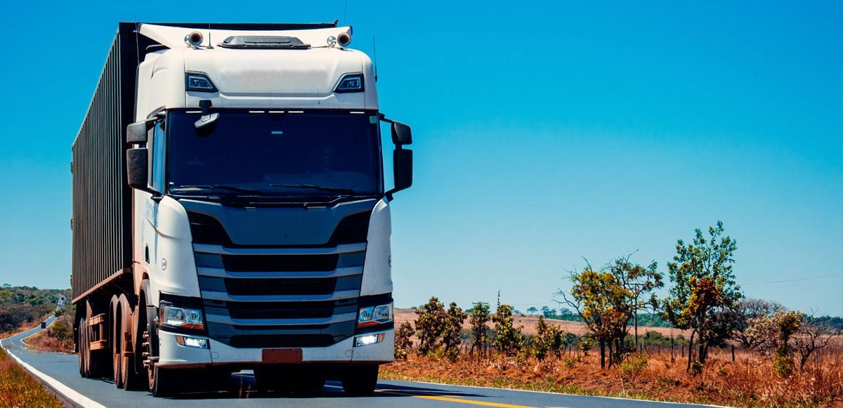 Find out more about durability, fuel economy and the technology behind our range of Delo products for heavy duty commercial vehicle engines.
